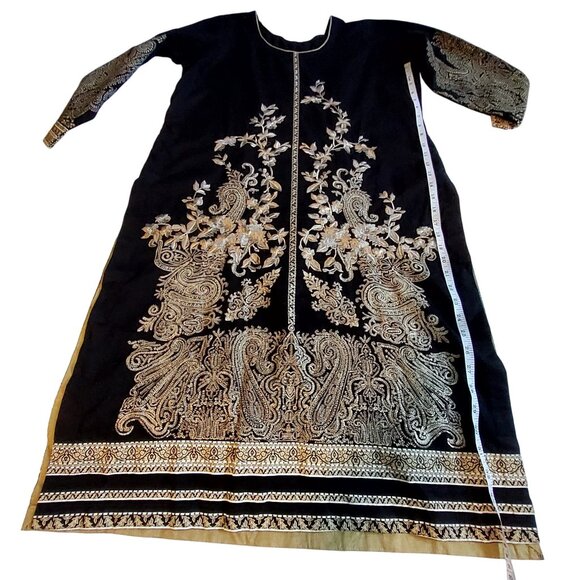 Black & Gold Embroidered Long Kurta With Floral & Paisley Design 3/4 Sleeves - Picture 5 of 7